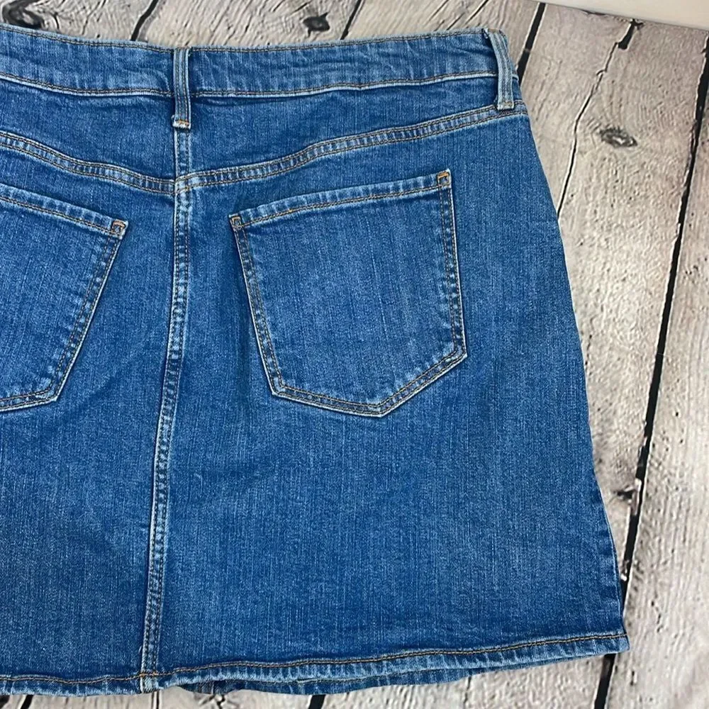 Old Navy Blue Mini Casual Denim Jean distressed skirt size 16
